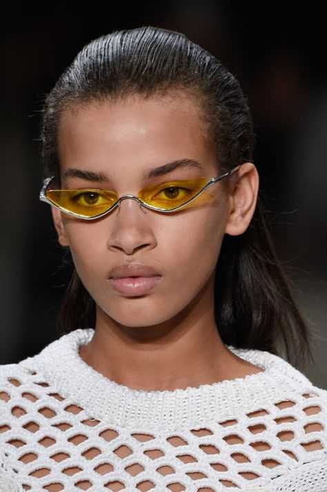 Женские солнцезащитные очки: тенденции моды весны лета 2021-2022 года, обзор, модные образы, фото. какие солнцезащитные женские очки в моде весной-летом в 2021-2022 году: фото