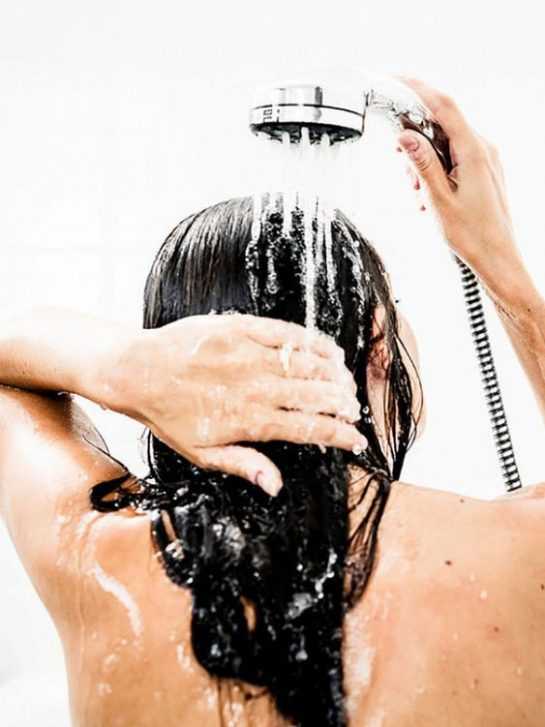 Надо ли мыть голову после тренировки