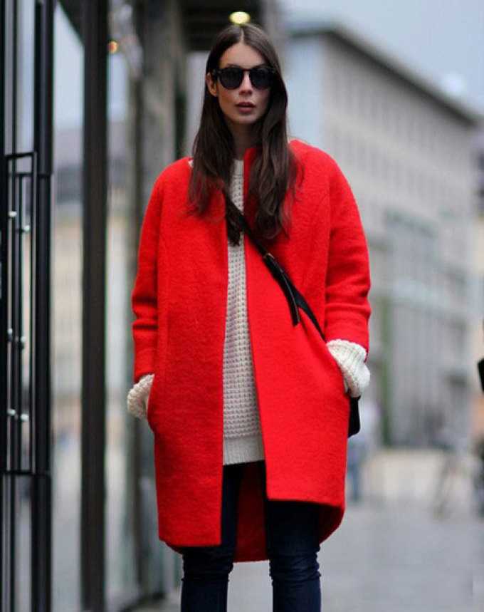 Женское пальто в стиле оверсайз