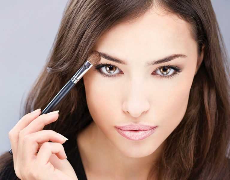 5 правил ежедневного макияжа, которые помогут вам всегда выглядеть молодо