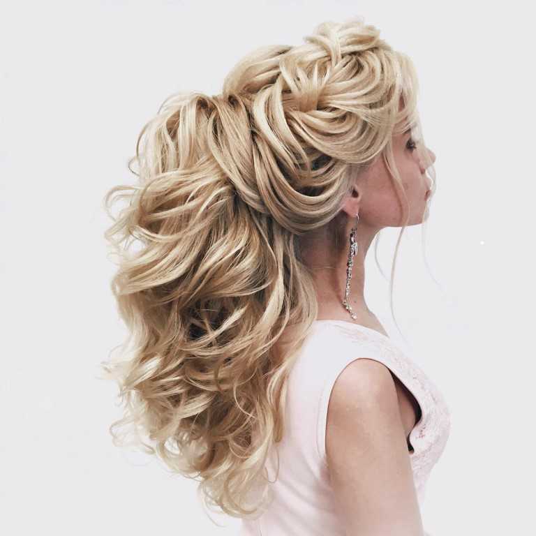 Прическа на торжество на средние волосы: 100 красивых идей на фото