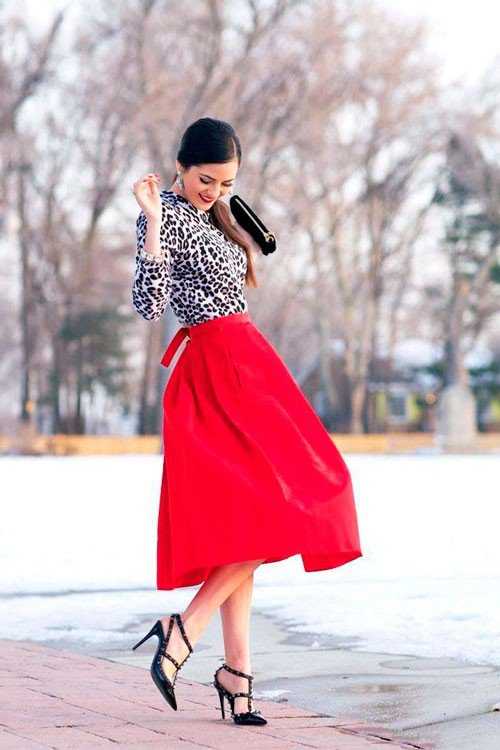 Красная юбка. с чем носить красную юбку, образы с юбкой красного цвета фото