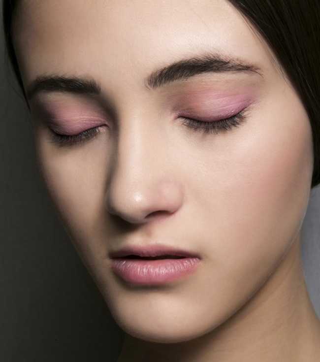Розовый макияж: тренды, которые хочется попробовать прямо сейчас
