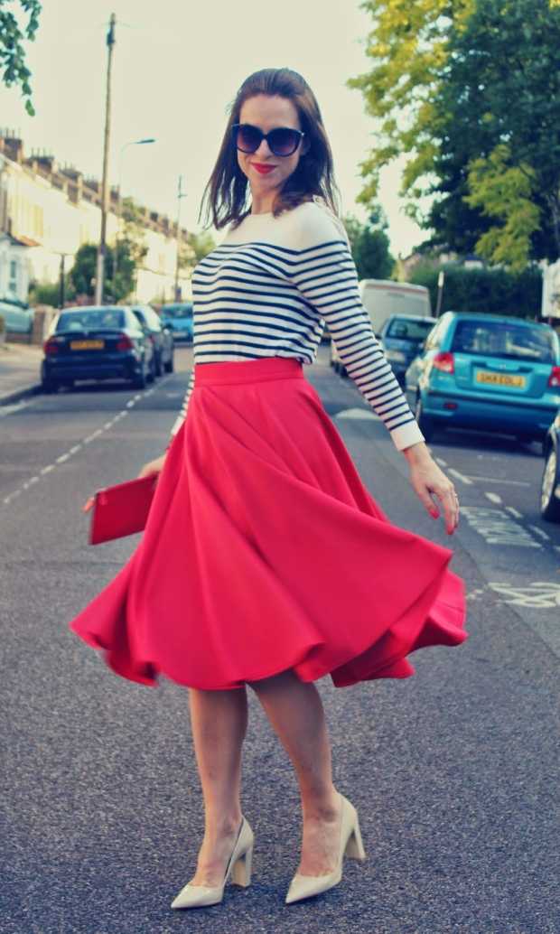 Красная юбка: с чем носить?