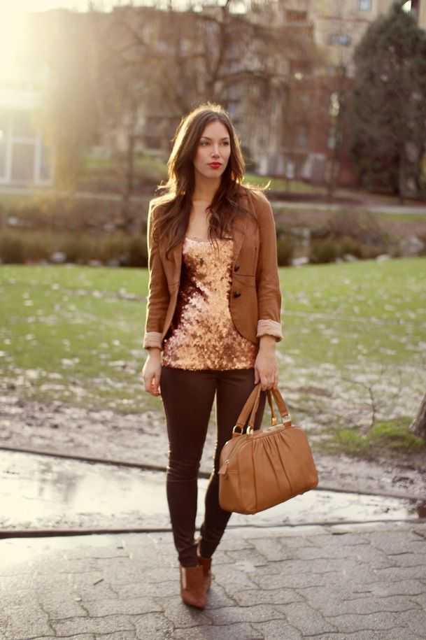 Кожаный коричневый пиджак женский с чем носить