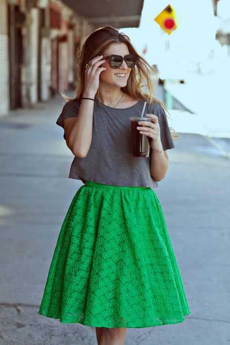 С чем носить зеленую юбку карандаш - фото - шкатулка красоты