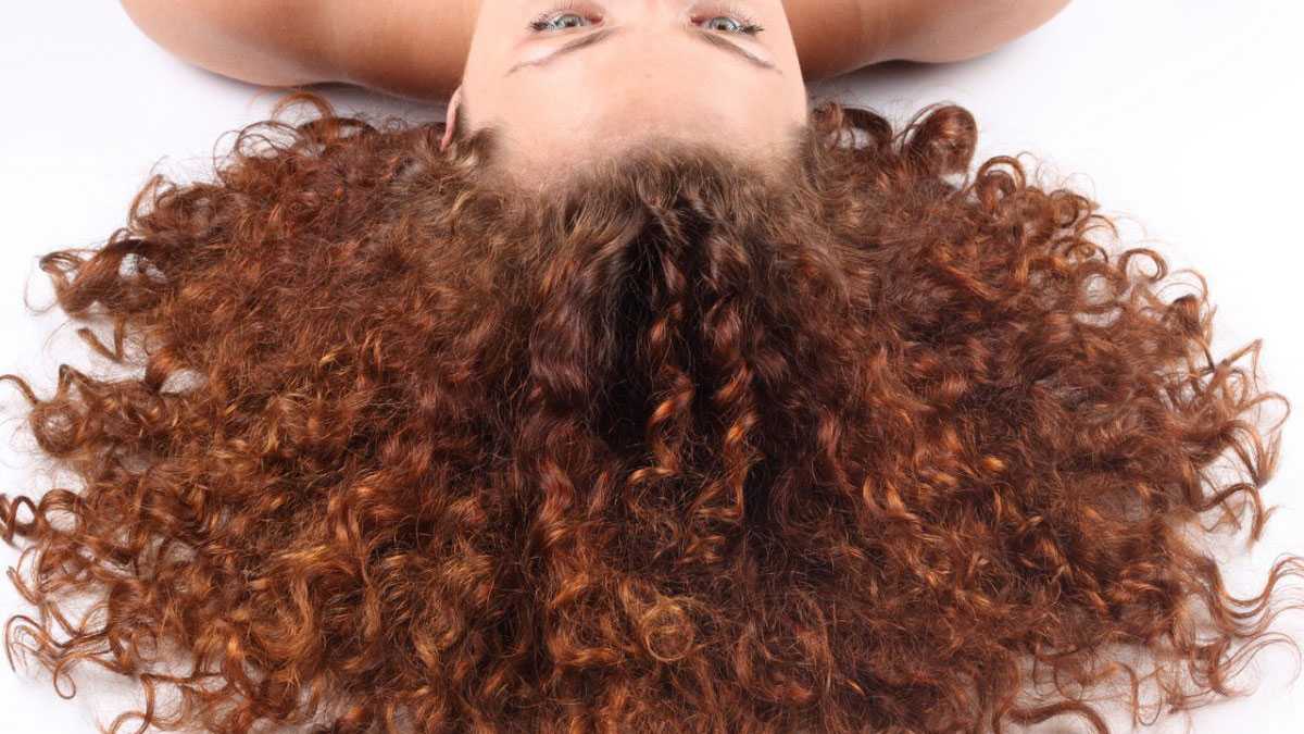 Почему быстро растут волосы после химической завивки