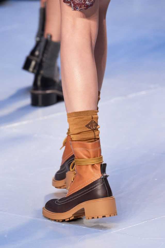 Модные ботинки осень-зима 2021-2022: шагай в ногу со временем!