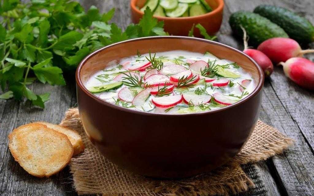 Самый летний суп окрошка: как ее приготовить, чтобы не возникло проблем с желудком - домашний кулинар.ru