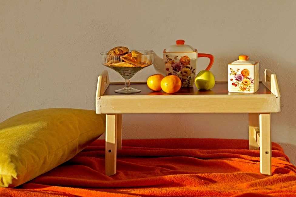 🔨 столики для завтрака в постели: виды, материалы, мастер-класс по изготовлению