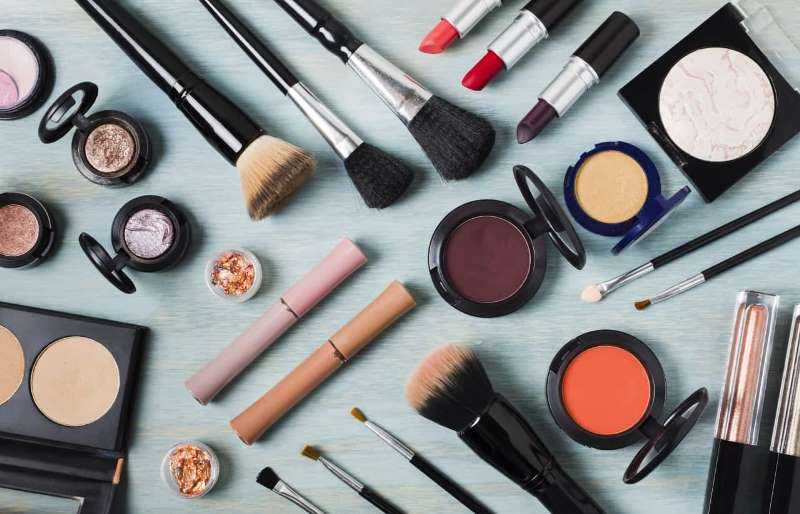 Качественная бюджетная косметика: обзор средств для ухода и макияжа
