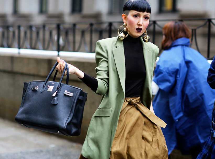 С чем носить зеленое пальто: модные советы с фото
