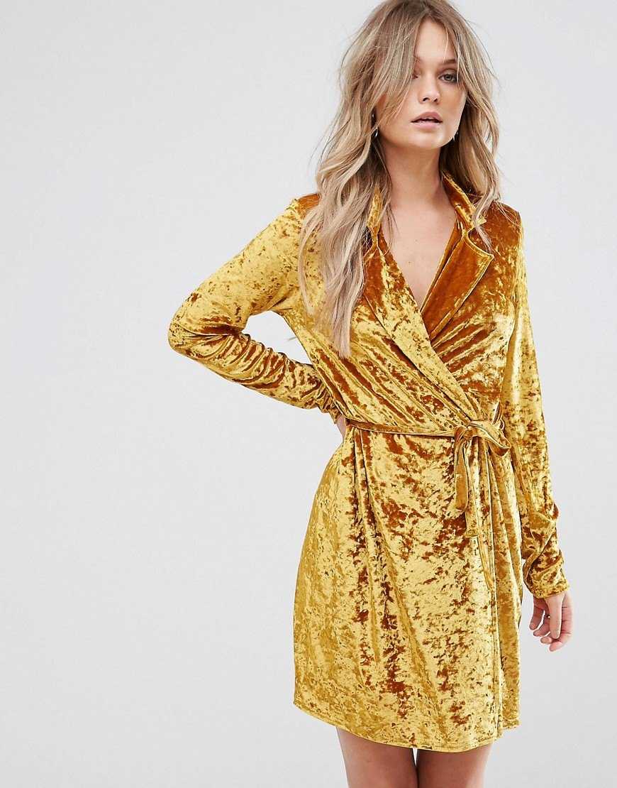 Золотое платье с запахом