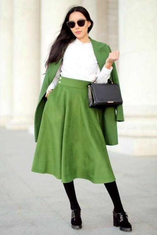 С чем носить зеленую юбку? (52 фото)