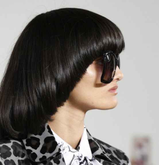 Женская стрижка сессон на короткие и средние волосы-  фото  с челкой