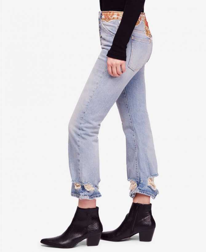 В каждом сезоне дизайнеры предлагают нам множество новых интересных моделей джинсов Итак, давайте же рассмотрим какие же женские джинсы в моде в сезоне весналето 2022