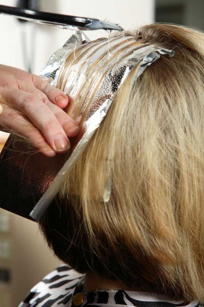 Как самой покрасить корни волос в домашних условиях