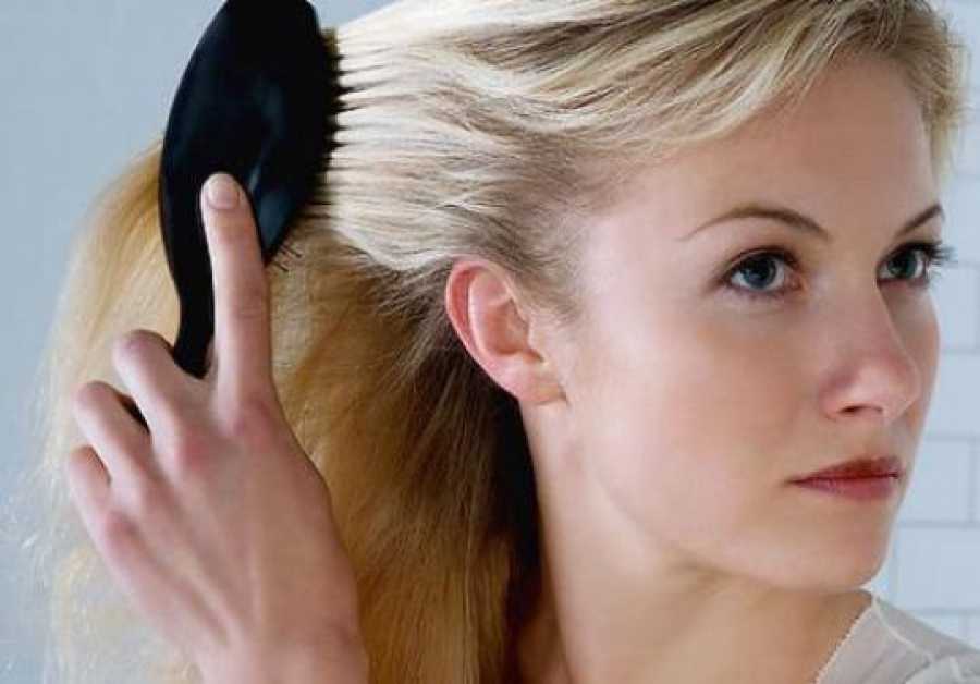 Повышенное выпадение волос от нервов: почему происходит и как с этим бороться