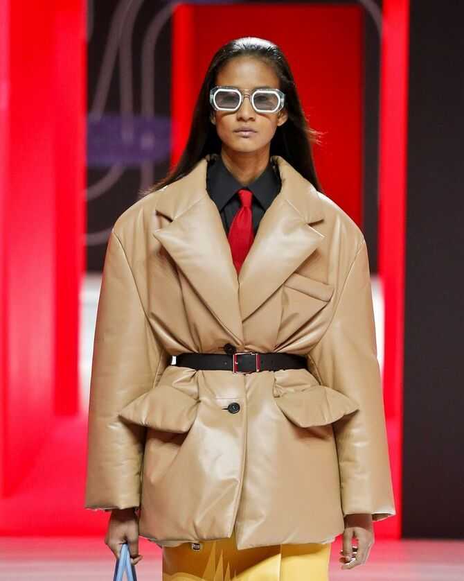 Весенняя куртка 2022 года: мода на куртки для женщин